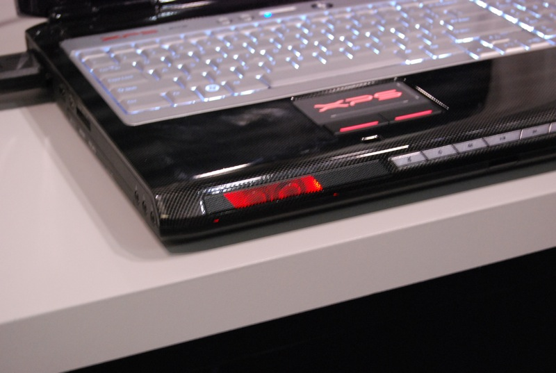 Illustration for article titled Hands on Dell's Sick XPS M1730 Gaming Laptop